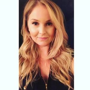 Meet your Posher, Lora